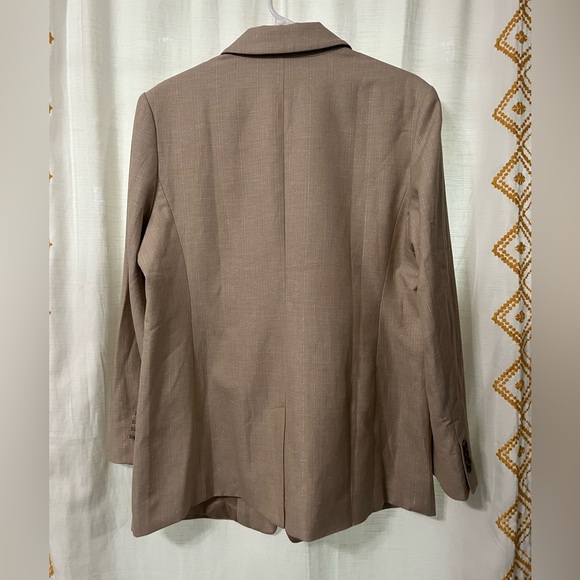 Banana Republic Women’s Double-Breasted Blazer - Picture 4 of 16